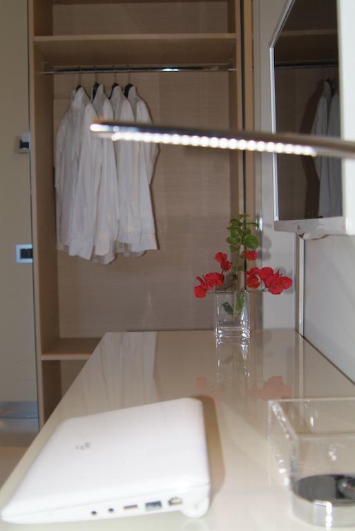 B&Beach Cagliari Guest House Habitación foto